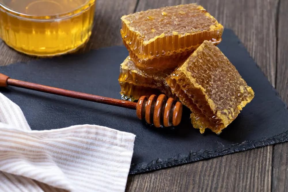 benefits of eating honeycomb